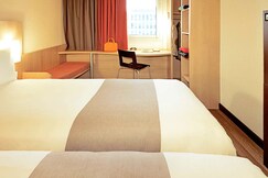 Ibis Paris Porte D Orleans