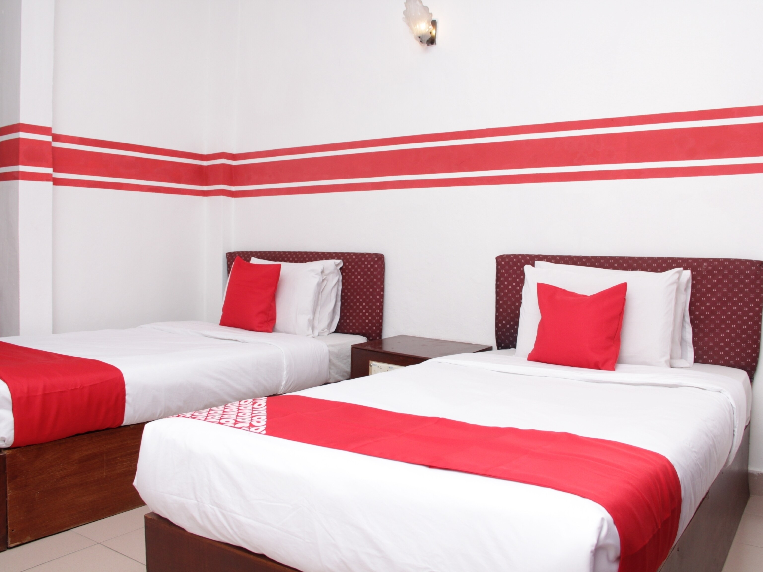 OYO 1173 Mandyrin Hotel - Tap to explore photos