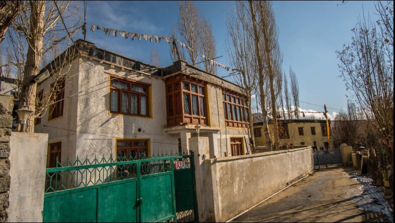 Hotel Tara Palace  - Tap to explore photos