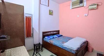Shree guest house Room Type - Deluxe AC Room