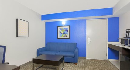 Holiday Inn Express Doral Room Type - 1 King Suite Addl Living Area Sofa Bed Holiday Inn Express Doral Room Type - 1 King Suite Addl Living Area Sofa Bed