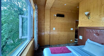 New kashmir inn Room Type - Deluxe Corner Room 1- Convertible 2BH Suite Option