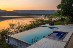 Neelkanth Forest Retreat