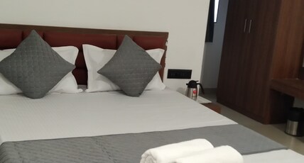 Hotel Joy Executive Room Type - Deluxe room