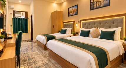 Golden GSC Hotel (10 min to Golden Temple) Room Type - Classic triple room