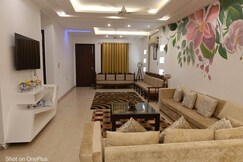 VacationBuddy Stupendous Home In Shalimar Bagh