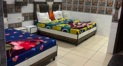 Harji Homestay | 1 minute from Golden Temple Room Type - AC Family Room Harji Homestay | 1 minute from Golden Temple Room Type - AC Family Room