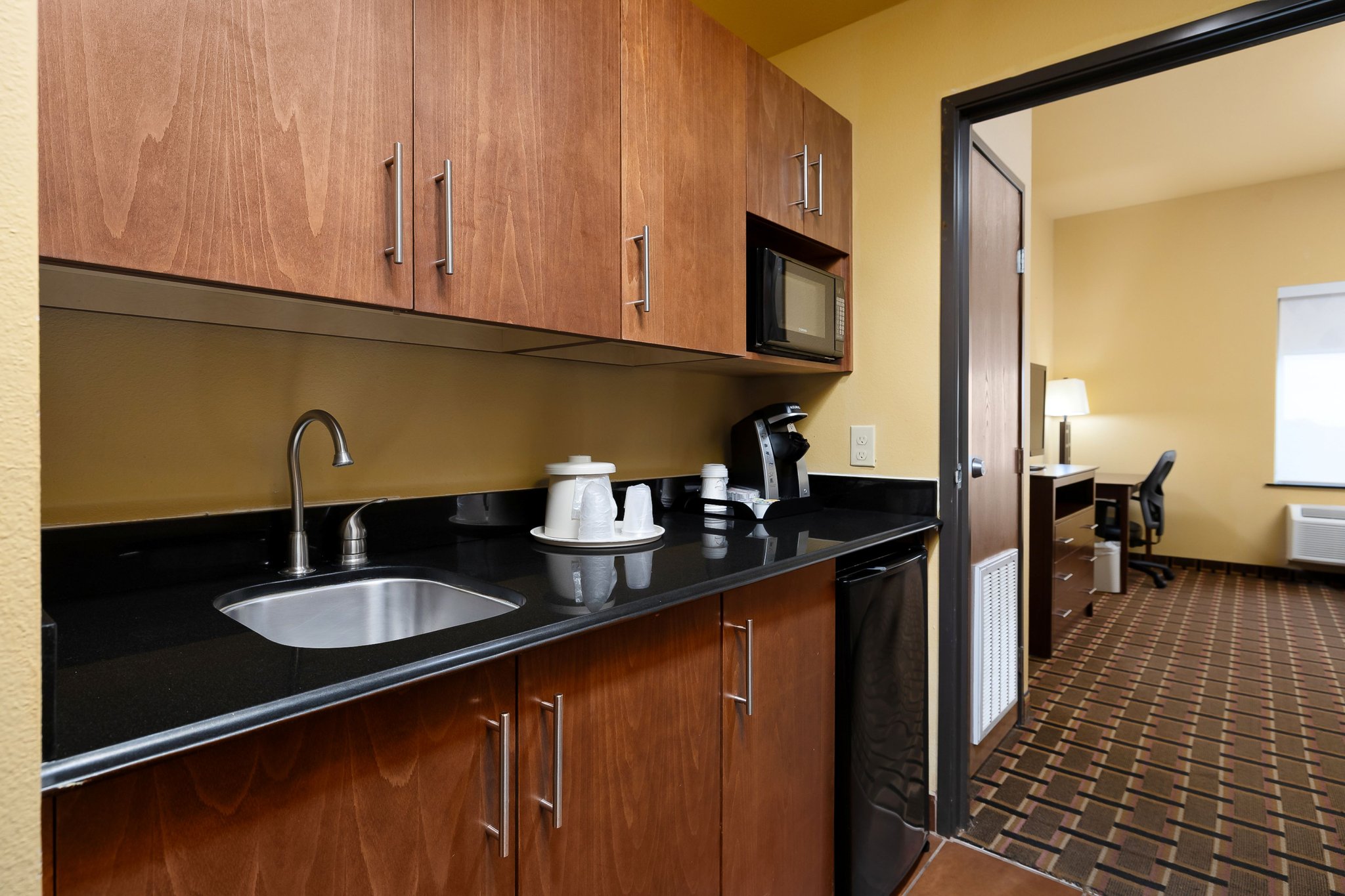 Holiday Inn Express & Suites GEORGE WEST - Tap to explore photos