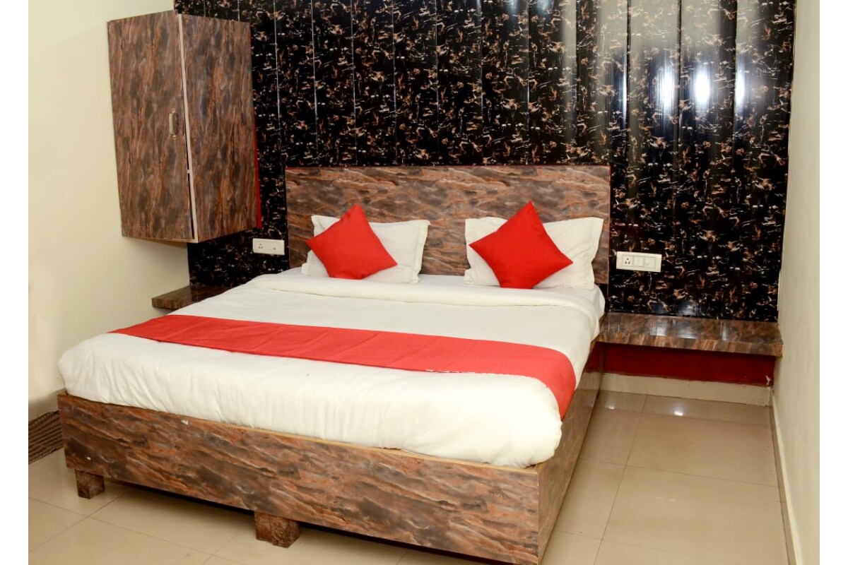 Hotel Raas Ramayana - Tap to explore photos