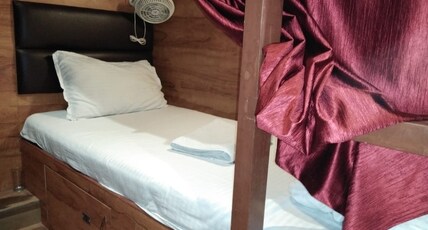Powai Dormitory Room Type - Bed in a Male AC Dormitory