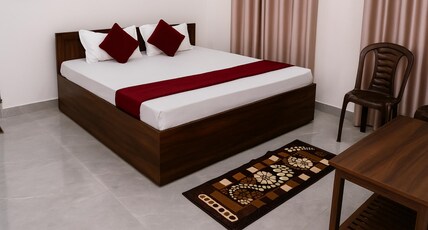 The Ashoka Palace - Near Hanuman Garhi Room Type - Deluxe Room