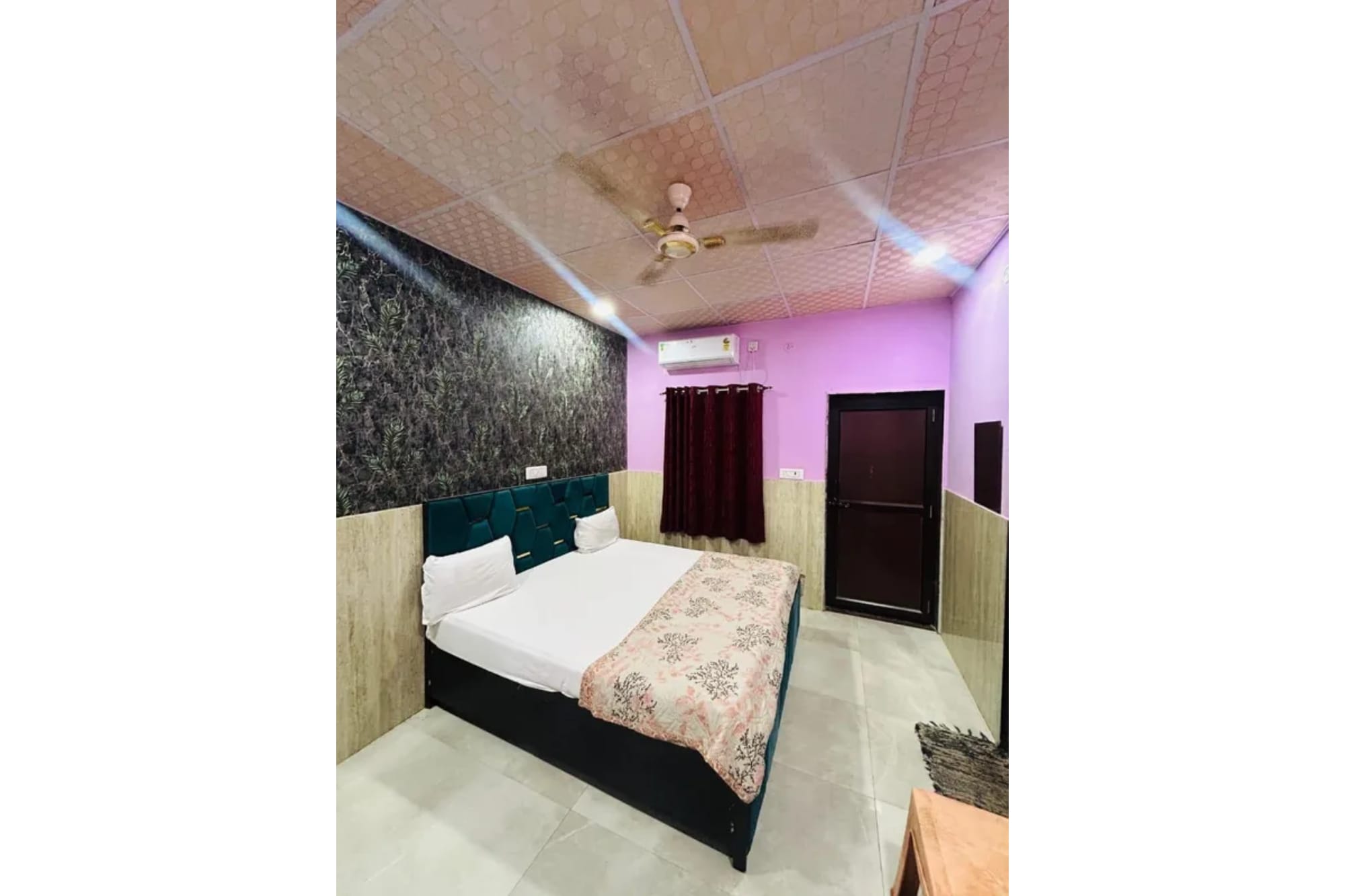FabHotel Mohini Palace - Tap to explore photos