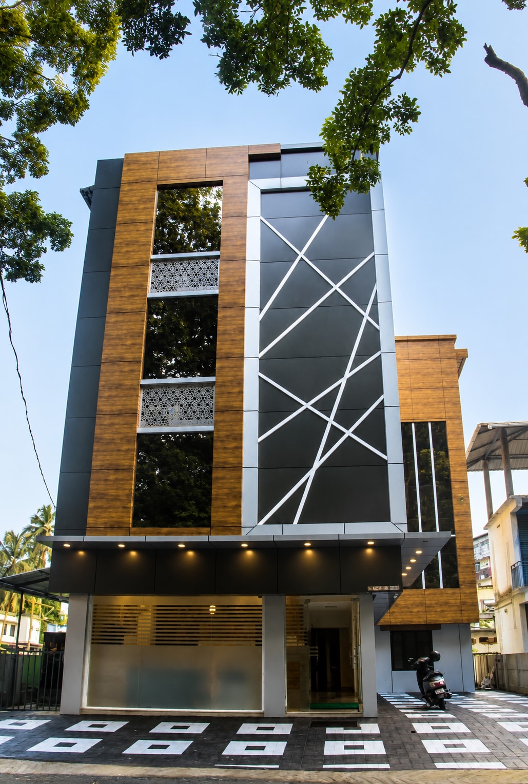 MELBON RESIDENCY - Tap to explore photos
