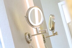 Address of ${hotel_name}
