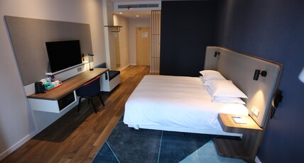 Holiday Inn Express Wuhan Optical Valley Room Type - 1 King Bed Standard