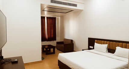 Tathastu Hotels & Banquet Hall Room Type - EXECUTIVE CLASS