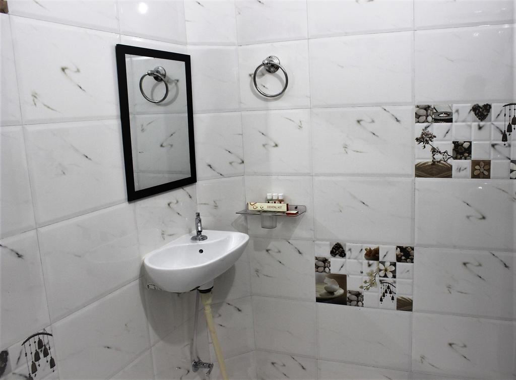 Rising Shemesh Homestay - Tap to explore photos