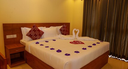 Royal Vaga Resort Room Type - Deluxe Room