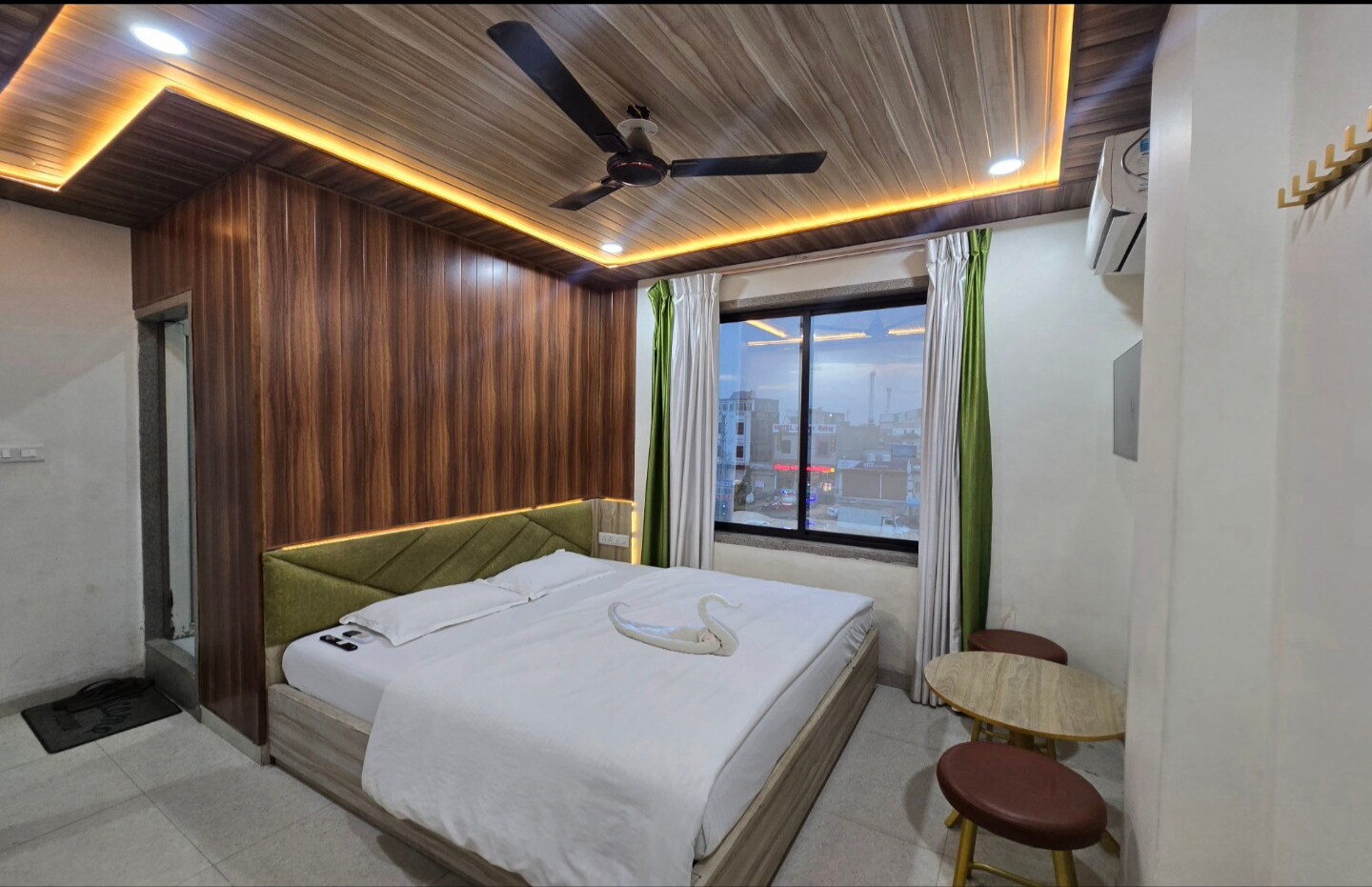 Sanidhya Hotel - Tap to explore photos