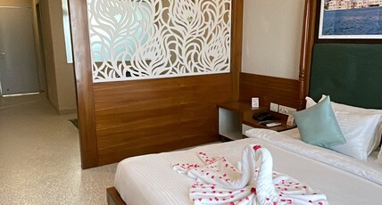 Shree Ji Mahal Hotel - 500 Mtrs From IIM Udaipur Room Type - Suite Room