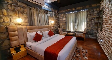 Granny's Den Resort Room Type - Royal suit