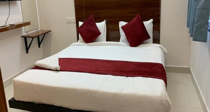 HK Guest Rooms Room Type - Luxury Room