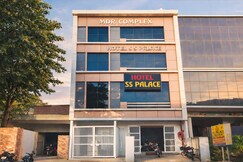 Hotel SS Palace & Restaurant