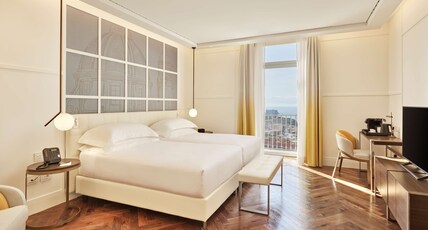 The Britannique Hotel Naples, Curio Collection By Hilton Room Type - TWIN SUPERIOR RM SEA VIEW