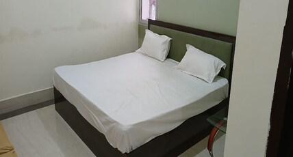 HOTEL J R PALACE Room Type - Deluxe AC Room