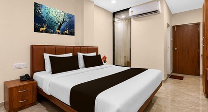 Collection O Anand Junction Formerly Golden Retreat Room Type - Deluxe