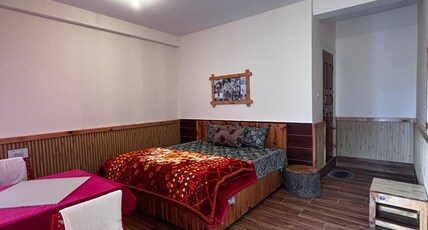 Snow View Guest House Room Type - Family Room with Mountain View