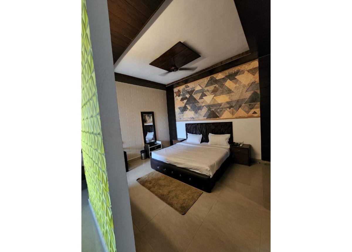 Amazing Aryavan Resort - Tap to explore photos