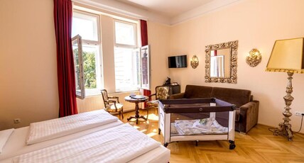 Hotel Regina Room Type - Superior Double Room Hotel Regina Room Type - Superior Double Room