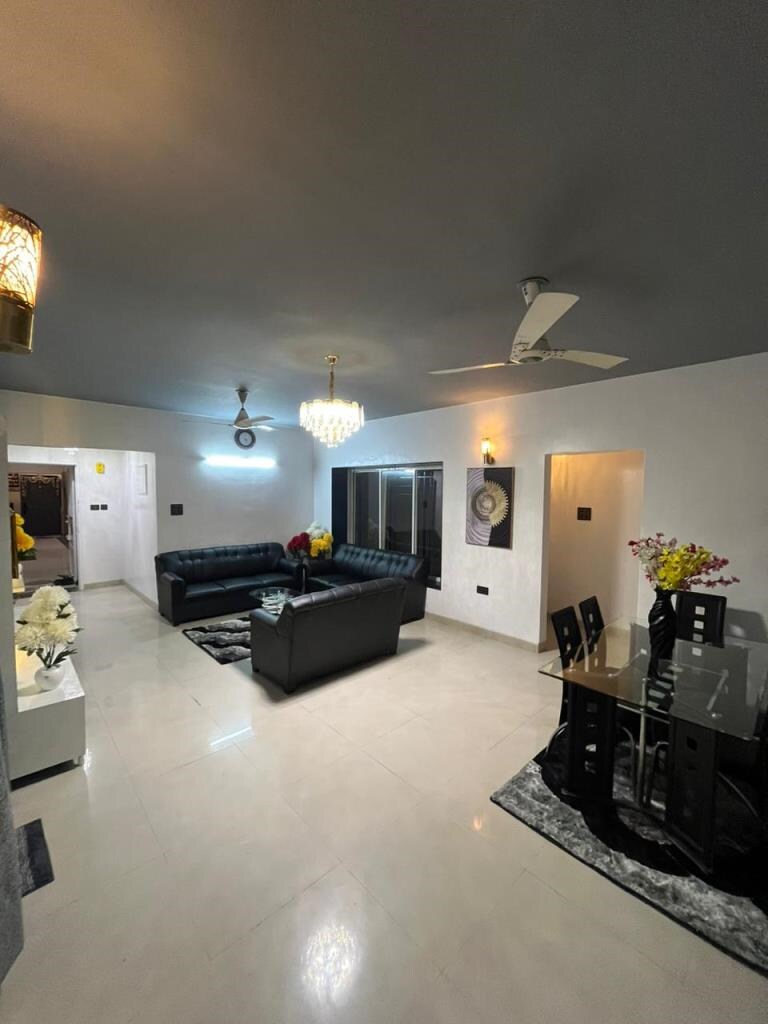 Luxurious 3BHK terrace Apartments on Higher floor by Royal Palm - Tap to explore photos