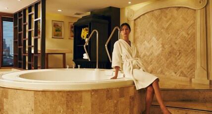 The Davis Bangkok Room Type - Diplomat One-Bedroom Suite (Corner Wing) The Davis Bangkok Room Type - Diplomat One-Bedroom Suite (Corner Wing)