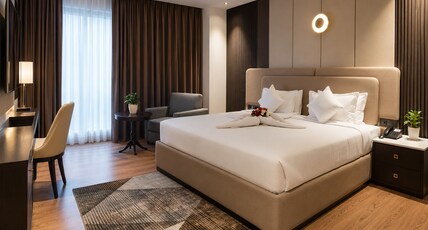 Hotel Luxe Manor Mohali Room Type - Executive Room with Bathtub