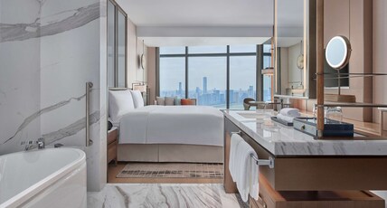 Hilton Changsha Riverside Room Type - KING PREMIUM RM RIVER VW
