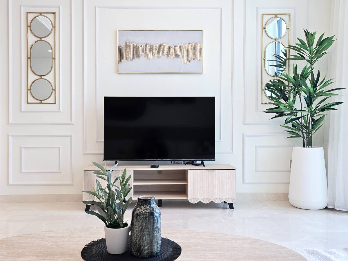Luxury Beachfront 1BR w Sea View - Tap to explore photos