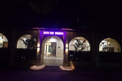 Into The Woods Restaurant & Luxurious Homestay