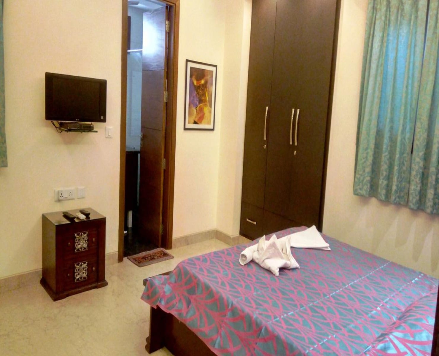 PLANET INN GUEST HOUSE - Tap to explore photos