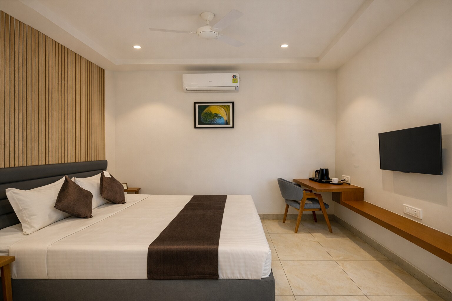Luxuriaa Inn Resort at Statue of Unity - Tap to explore photos