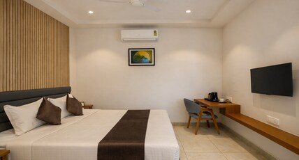 Luxuriaa Inn Resort at Statue of Unity Room Type - Premium Room With Pool View
