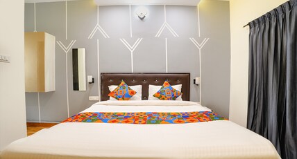 FabHotel Lloyds Inn I Room Type - Deluxe Room