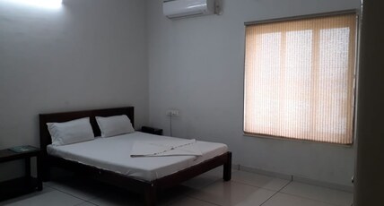 Shree Krishana Hotel Room Type - Super Deluxe Room