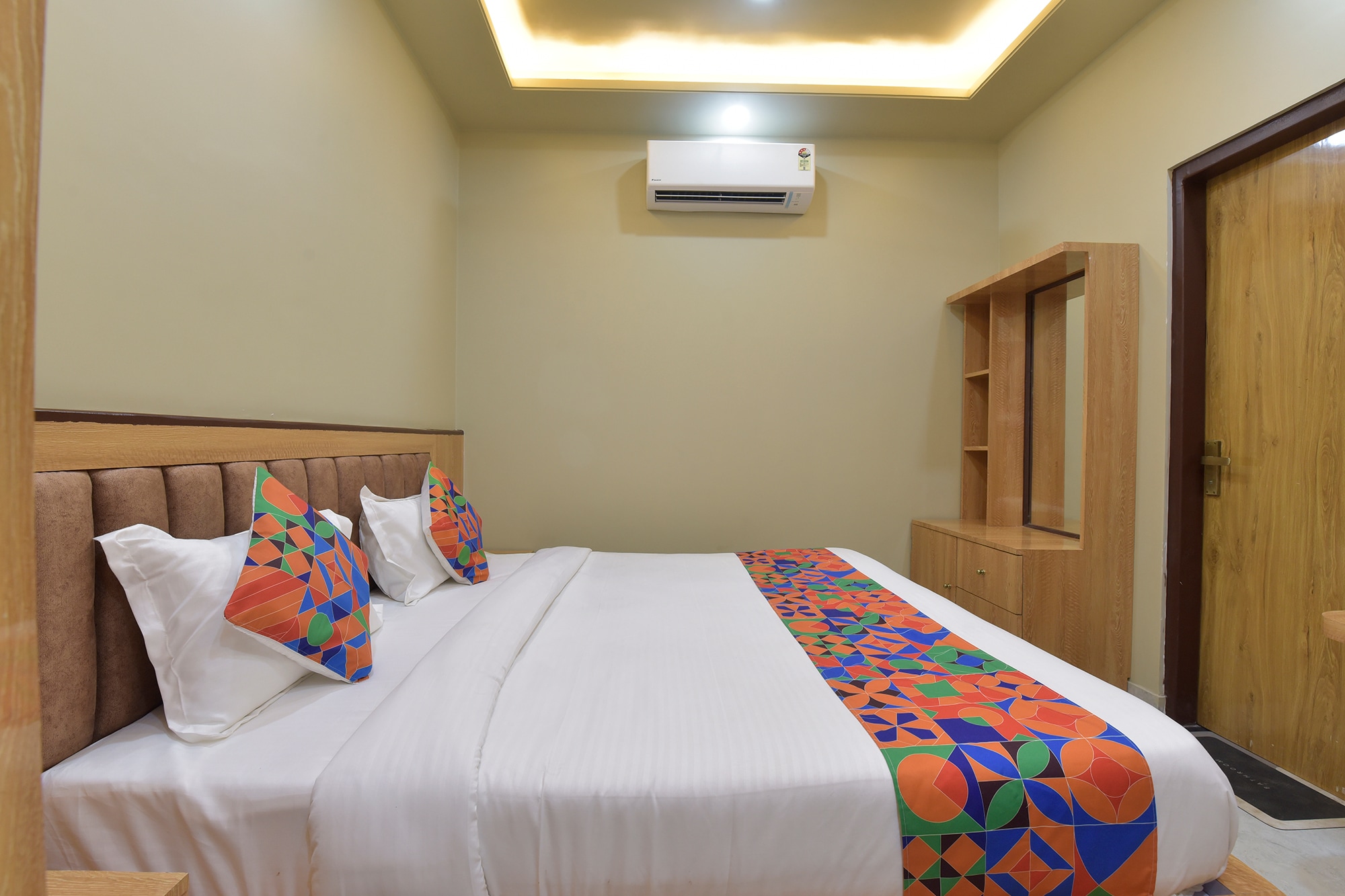 FabHotel Runway, Near Jawahar Circle - Patrika Gate - Tap to explore photos