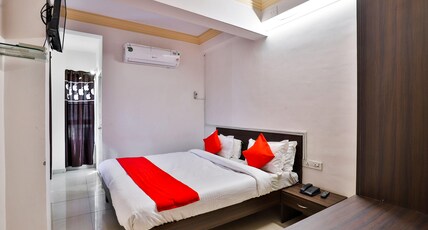 New Hotel Gokul Room Type - Deluxe Room