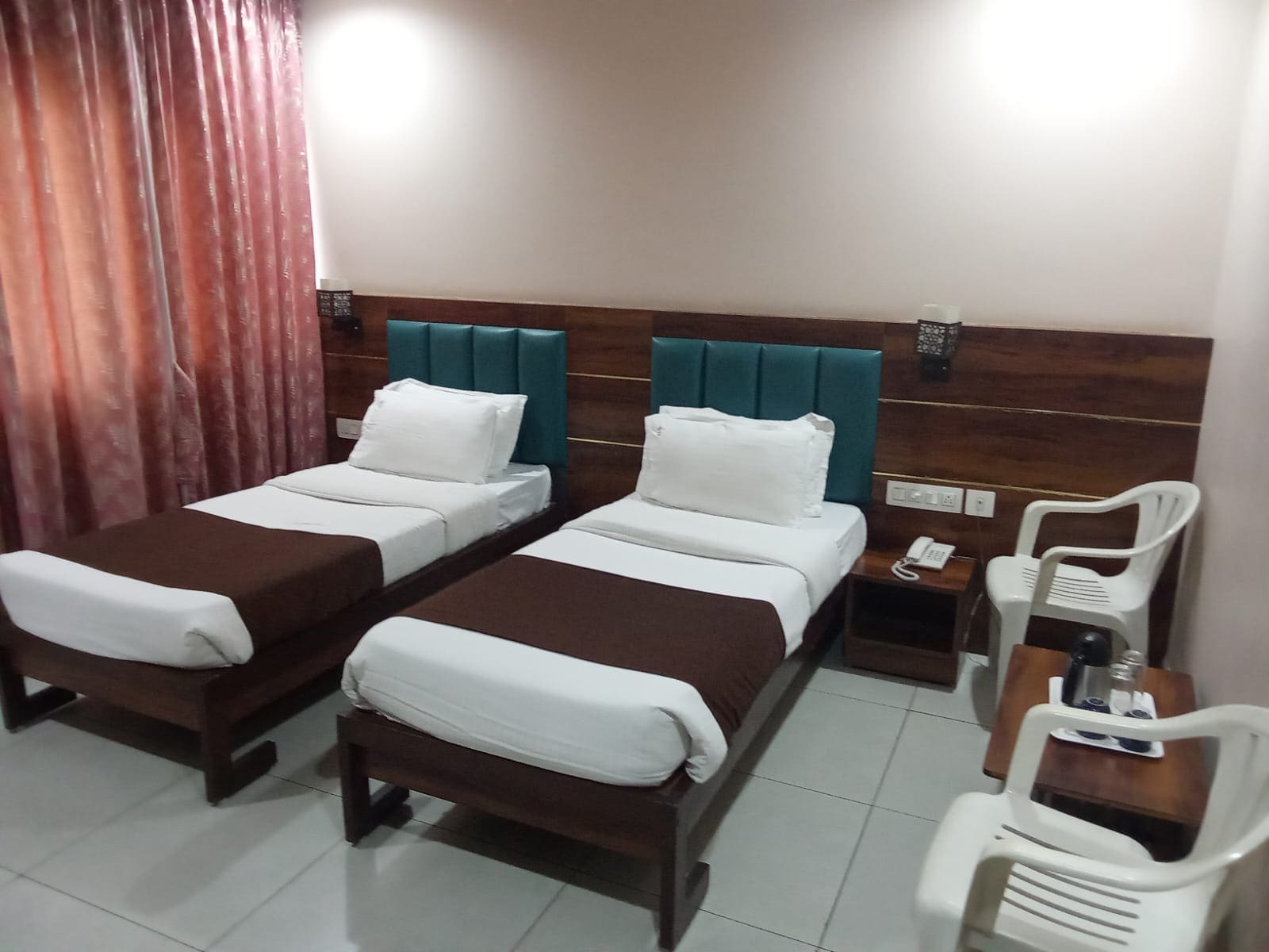 Hotel Samrat - Tap to explore photos