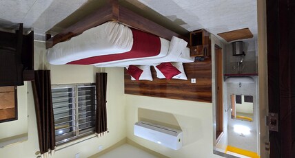 APPANNA GOLDEN INN Room Type - KING SIZE DOUBLE BED NON AC