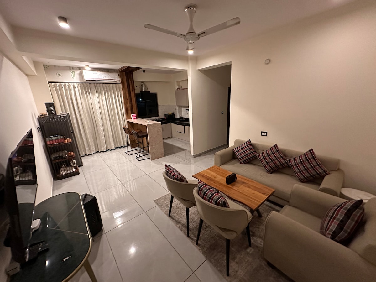 Skyline Suites Apartment Near AIIMS - Tap to explore photos