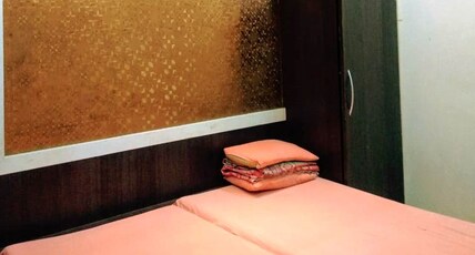 Hotel Girnar.. Room Type - Deluxe Room (Non AC)